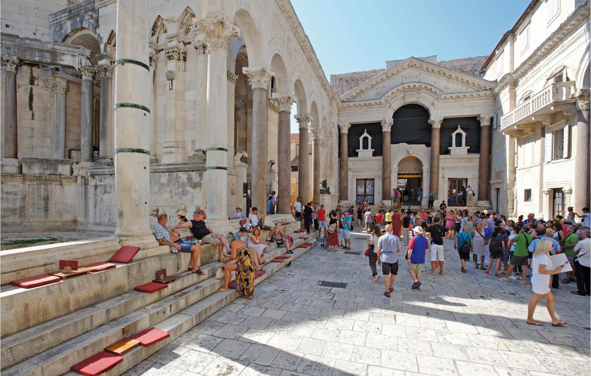 Lovely Apartment In Split With Wifi Exterior foto